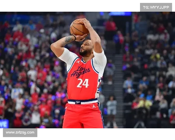 鲍威尔复出半场独得14分成为热火进攻亮点引领反扑